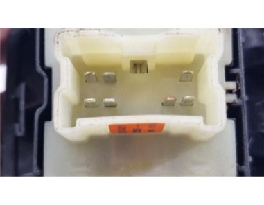 MANDO ELEVALUNAS DELANTERO IZQUIERDO Dacia Dokker  1 5 Essential [1 5 Ltr  - 55 kW BLUE dCi Diesel FAP CAT]