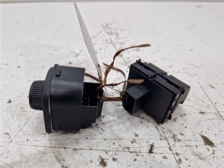 MANDO ELEVALUNAS DELANTERO IZQUIERDO Seat Leon  1 4 Reference [1 4 Ltr  - 81 kW TGI bivalent  Gasolina / GNC]