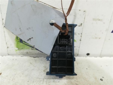 MANDO ELEVALUNAS TRASERO IZQUIERDO Toyota VERSO 2 0 D-4D 