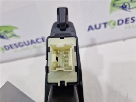 MANDO ELEVALUNAS TRASERO DERECHO Renault Captur I  1 5 Dynamique [1 5 Ltr  - 66 kW dCi Diesel FAP Energy]