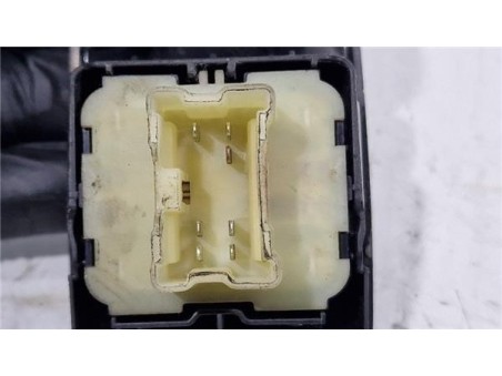 MANDO ELEVALUNAS DELANTERO IZQUIERDO Renault Kangoo II  1 5 Emotion [1 5 Ltr  - 55 kW dCi Diesel FAP]