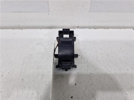 MANDO ELEVALUNAS DELANTERO DERECHO Toyota Yaris  1 3 Active [1 3 Ltr  - 73 kW 16V CAT]