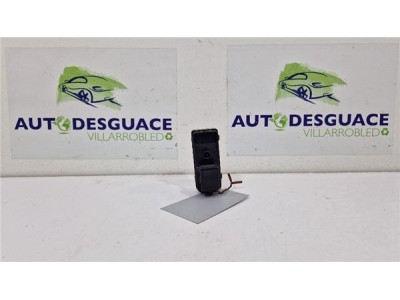 MANDO ELEVALUNAS DELANTERO DERECHO Mazda 3 Berlina / Sedán  2 2 Evolution [2 2 Ltr  - 110 kW Turbodiesel CAT]