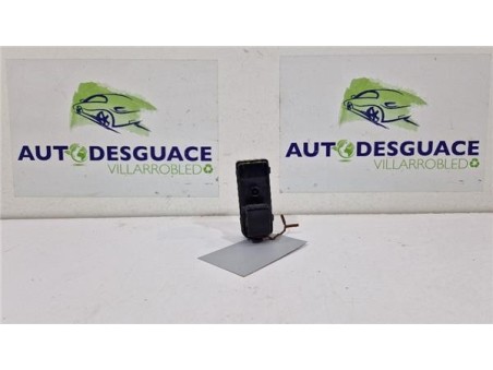 MANDO ELEVALUNAS DELANTERO DERECHO Mazda 3 Berlina / Sedán  2 2 Evolution [2 2 Ltr  - 110 kW Turbodiesel CAT]