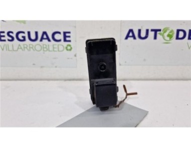 MANDO ELEVALUNAS DELANTERO DERECHO Mazda 3 Berlina / Sedán  2 2 Evolution [2 2 Ltr  - 110 kW Turbodiesel CAT]