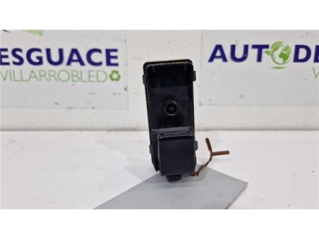 MANDO ELEVALUNAS DELANTERO DERECHO Mazda 3 Berlina / Sedán  2 2 Evolution [2 2 Ltr  - 110 kW Turbodiesel CAT]