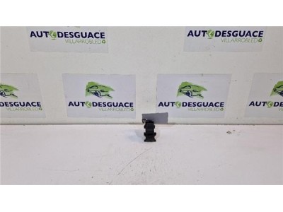 MANDO ELEVALUNAS DELANTERO DERECHO Toyota Yaris  1 3 Active [1 3 Ltr  - 73 kW 16V CAT]