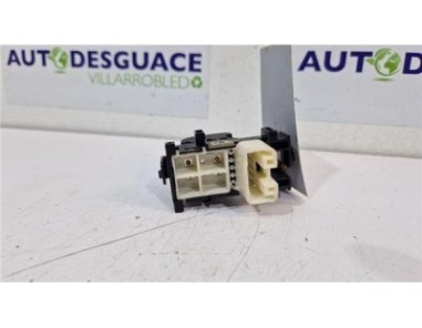 MANDO ELEVALUNAS DELANTERO DERECHO Toyota Yaris  1 3 Active [1 3 Ltr  - 73 kW 16V CAT]