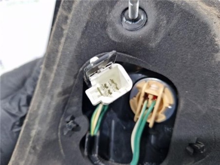 Piloto Trasero Izquierdo Toyota Yaris  1 3 Active [1 3 Ltr  - 73 kW 16V CAT]