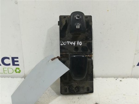 MANDO ELEVALUNAS DELANTERO DERECHO Nissan Qashqai  1 5 360° [1 5 Ltr  - 81 kW Turbodiesel CAT]