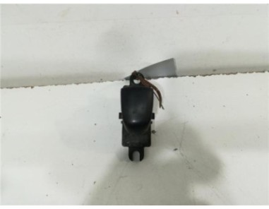 MANDO ELEVALUNAS TRASERO DERECHO Nissan X-Trail  1 6 360° [1 6 Ltr  - 96 kW dCi Turbodiesel CAT]