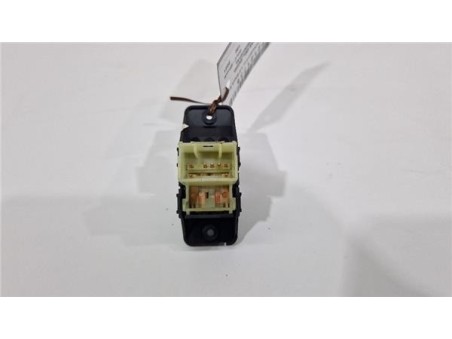 MANDO ELEVALUNAS DELANTERO DERECHO Kia Stonic  1 0 Black Edition [1 0 Ltr  - 88 kW TGDI ]