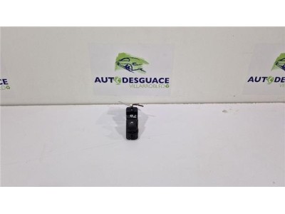 MANDO ELEVALUNAS TRASERO DERECHO Kia Stonic  1 0 Black Edition [1 0 Ltr  - 88 kW TGDI ]