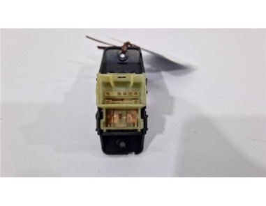 MANDO ELEVALUNAS TRASERO DERECHO Kia Stonic  1 0 Black Edition [1 0 Ltr  - 88 kW TGDI ]