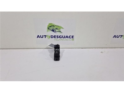 MANDO ELEVALUNAS TRASERO IZQUIERDO Kia Stonic  1 0 Black Edition [1 0 Ltr  - 88 kW TGDI ]