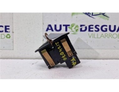 MANDO ELEVALUNAS TRASERO DERECHO Dodge Journey  2 0 SE [2 0 Ltr  - 103 kW 16V CRD CAT]