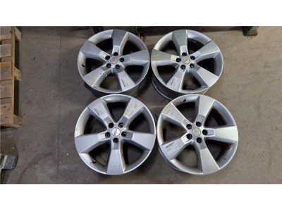 JUEGO LLANTAS Chevrolet Trax  1 7 LT [1 7 Ltr  - 96 kW Diesel CAT]