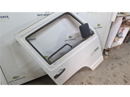 Puerta Delantera Derecha Mercedes-Benz 100 Furgón  D 