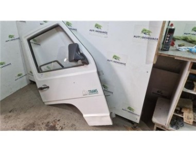 Puerta Delantera Derecha Mercedes-Benz 100 Furgón  D 
