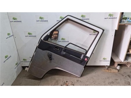 Puerta Delantera Derecha Mercedes-Benz 100 Furgón  D 