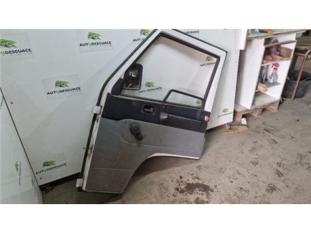 Puerta Delantera Derecha Mercedes-Benz 100 Furgón  D 