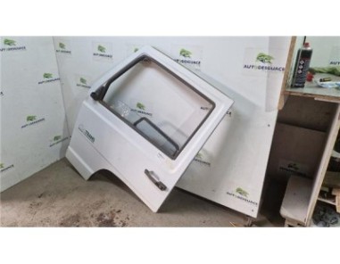 Puerta Delantera Izquierda Mercedes-Benz 100 Furgón  D 