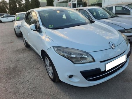 Renault Megane III Berlina 5P  1 9 Dynamique [1 9 Ltr  - 96 kW dCi Diesel]
