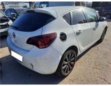 Opel Astra J Berlina 5p  2 0 Excellence [2 0 Ltr  - 121 kW 16V CDTI]