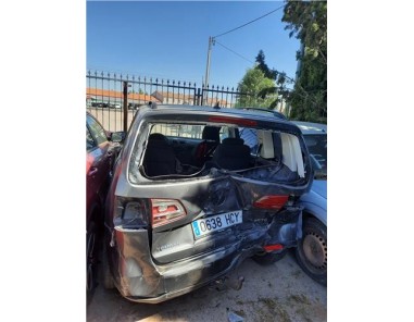 Volkswagen Touran  2 0 Advance [2 0 Ltr  - 103 kW TDI]