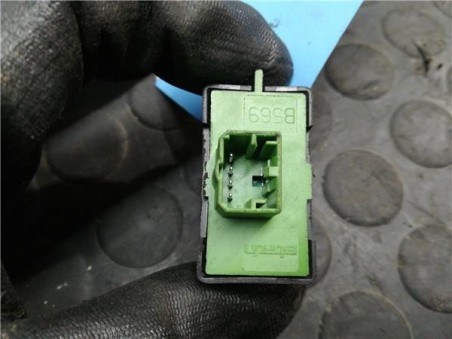 Botonera Puerta Delantera Derecha Fiat TIPO II  SEDAN 1 4 