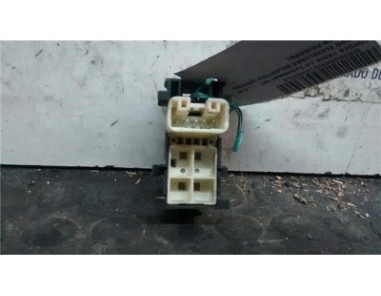 Botonera Puerta Delantera Derecha Toyota YARIS 1 4 Turbodiesel 