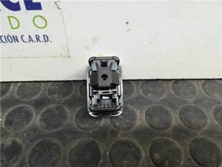 Botonera Puerta Delantera Derecha MERCEDES CLASE CLA 1 6 