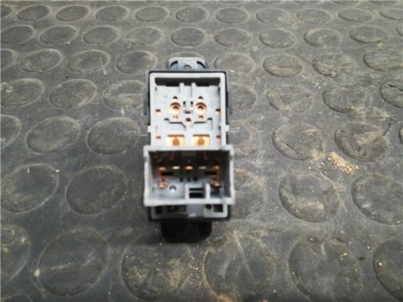 Botonera Puerta Delantera Derecha Hyundai I20 1 2 16V 