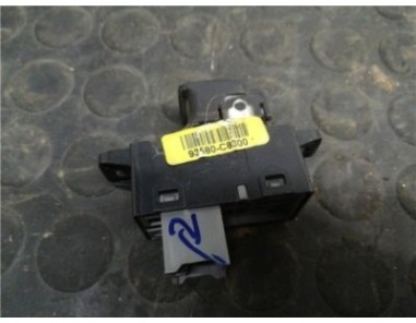 Botonera Puerta Delantera Derecha Hyundai I20 1 2 16V 