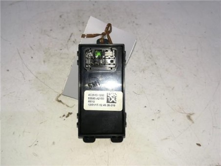 Botonera Puerta Delantera Derecha Kia CEE'D 1 4 CRDi 