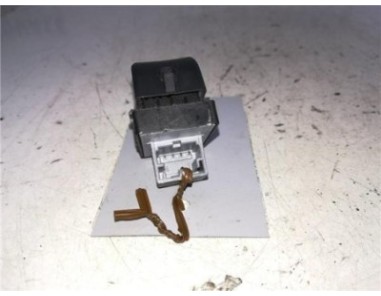 Botonera Puerta Delantera Derecha Audi A4 BER  2 0 16V TDI 