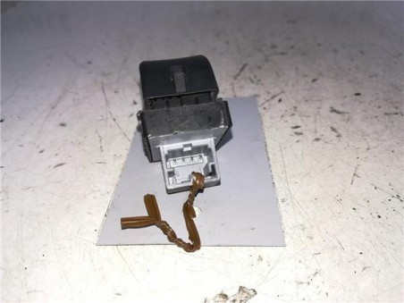 Botonera Puerta Delantera Derecha Audi A4 BER  2 0 16V TDI 