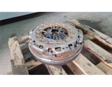 Volante Motor Mercedes-Benz Clase C  Familiar  2 1 C 220 T CDI Blueefficiency  [2 1 Ltr  - 125 kW CDI CAT]