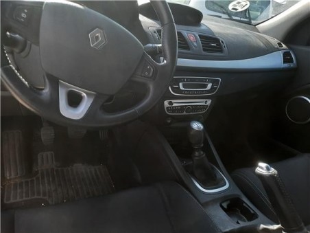 Renault Megane III Berlina 5P  1 5 Dynamique [1 5 Ltr  - 78 kW dCi Diesel]