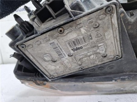 FARO XENON IZQUIERDO Volvo XC90  2 4 D5 Executive   [2 4 Ltr  - 136 kW Diesel CAT]