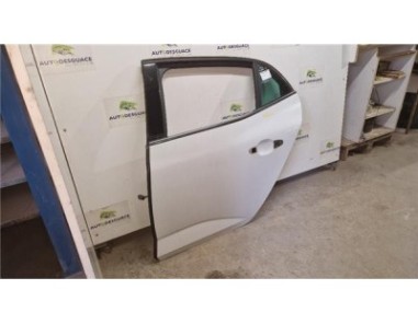 Puerta Trasera Izquierda Renault Megane IV Berlina 5P  1 2 Tech Road [1 2 Ltr  - 97 kW TCE Energy]