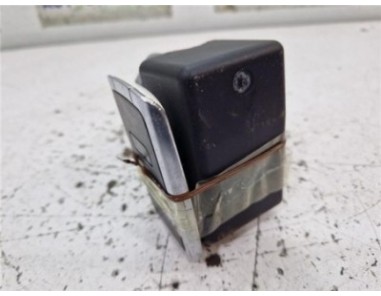 Clausor Renault Megane IV Berlina 5P  1 2 Tech Road [1 2 Ltr  - 97 kW TCE Energy]