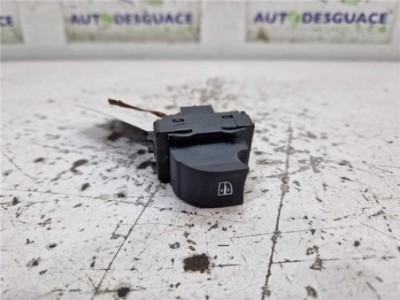 MANDO ELEVALUNAS DELANTERO DERECHO Renault Megane IV Berlina 5P  1 2 Tech Road [1 2 Ltr  - 97 kW TCE Energy]