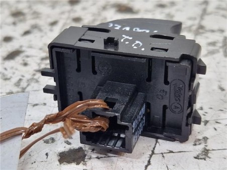 MANDO ELEVALUNAS TRASERO DERECHO Renault Megane IV Berlina 5P  1 2 Tech Road [1 2 Ltr  - 97 kW TCE Energy]