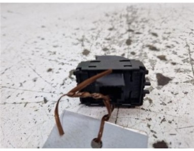 MANDO ELEVALUNAS TRASERO IZQUIERDO Renault Megane IV Berlina 5P  1 2 Tech Road [1 2 Ltr  - 97 kW TCE Energy]