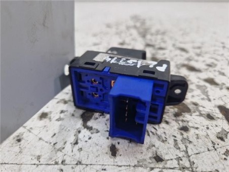 MANDO ELEVALUNAS TRASERO DERECHO Kia Rio  1 2 Basic [1 2 Ltr  - 62 kW CAT]