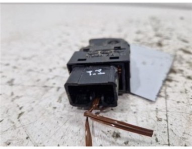 MANDO ELEVALUNAS TRASERO IZQUIERDO Kia Sorento  2 5 CRDi