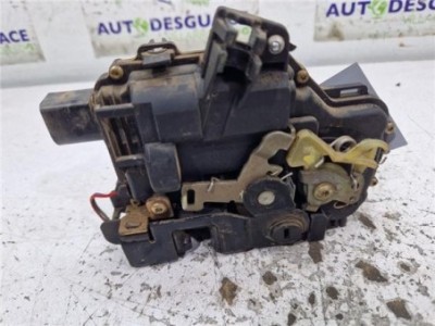 Cerradura Puerta Trasera Derecha Volkswagen Golf IV Berlina  1 9 TDI 2
