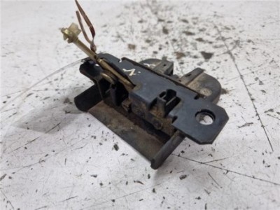 Cerradura Porton Volkswagen Golf IV Berlina  1 9 TDI 2