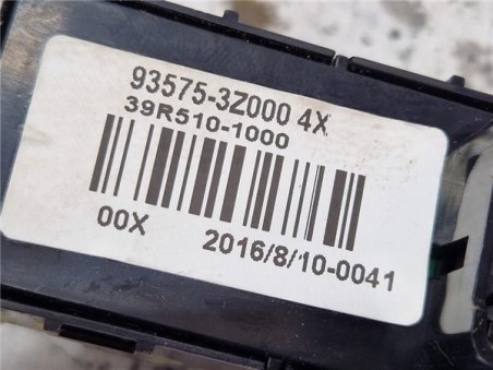 MANDO ELEVALUNAS DELANTERO DERECHO Hyundai i40  1 7 Style [1 7 Ltr  - 100 kW CRDi CAT]